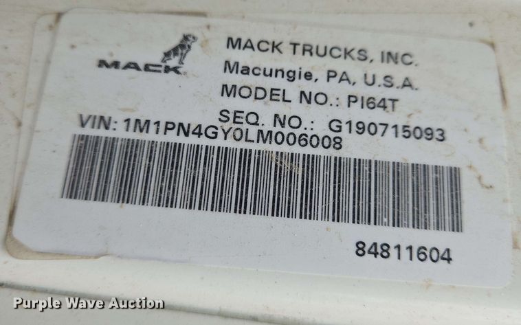 image for item EN8961 2020 Mack Pinnacle semi truck