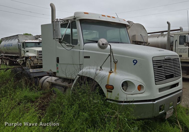 image for item EN8962 1998 Freightliner FL112 semi truck