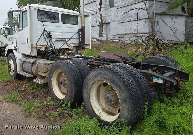 image for item EN8962 1998 Freightliner FL112 semi truck