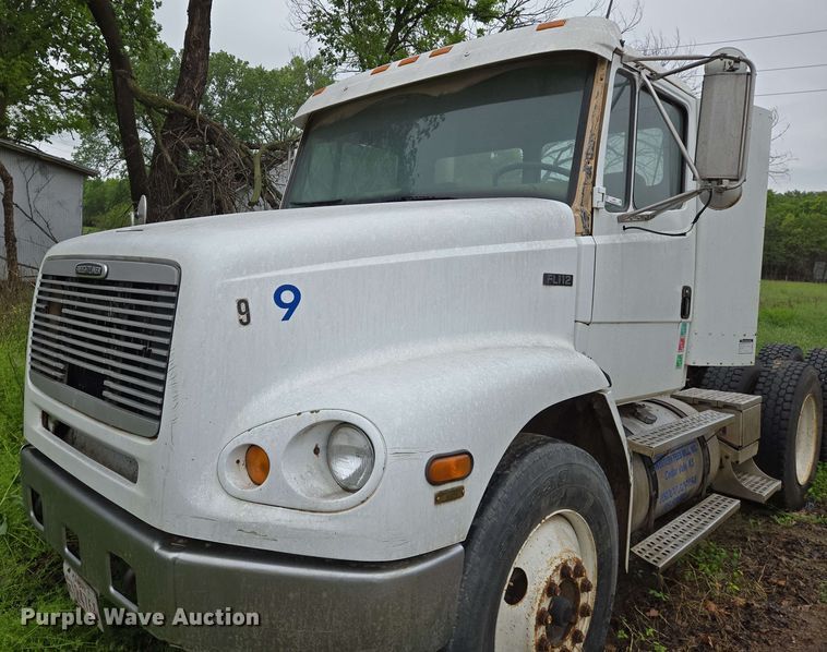 image for item EN8962 1998 Freightliner FL112 semi truck