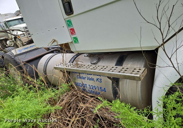 image for item EN8962 1998 Freightliner FL112 semi truck