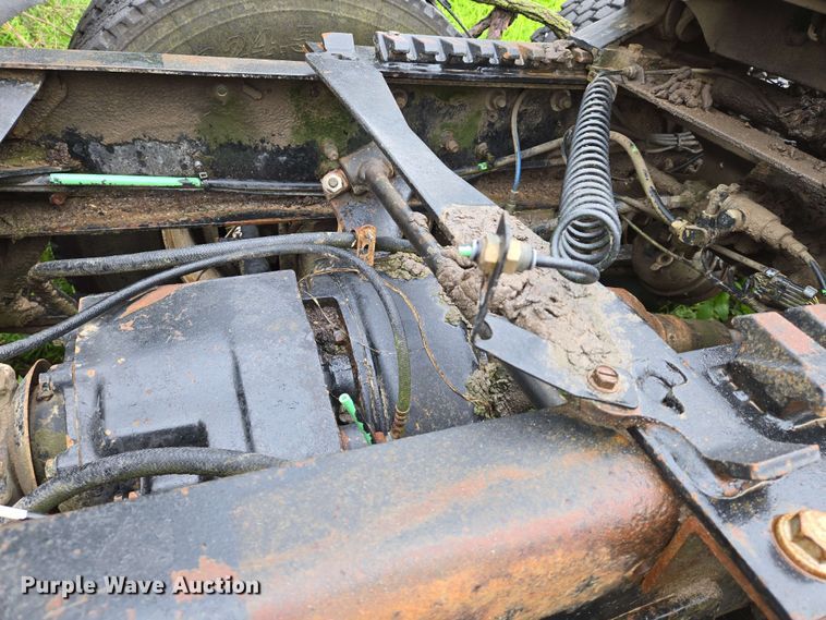 image for item EN8962 1998 Freightliner FL112 semi truck