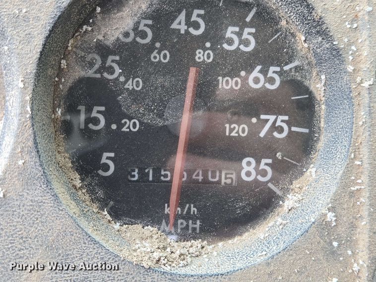 image for item EN8962 1998 Freightliner FL112 semi truck