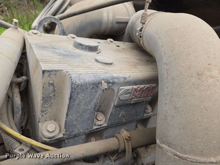 image for item EN8962 1998 Freightliner FL112 semi truck