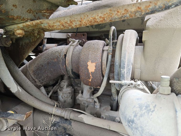 image for item EN8962 1998 Freightliner FL112 semi truck