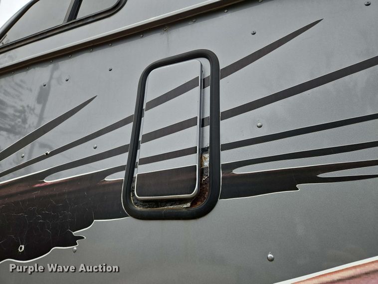 image for item EN8965 2007 International 9900ix semi truck