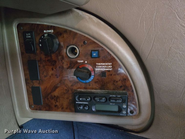 image for item EN8965 2007 International 9900ix semi truck