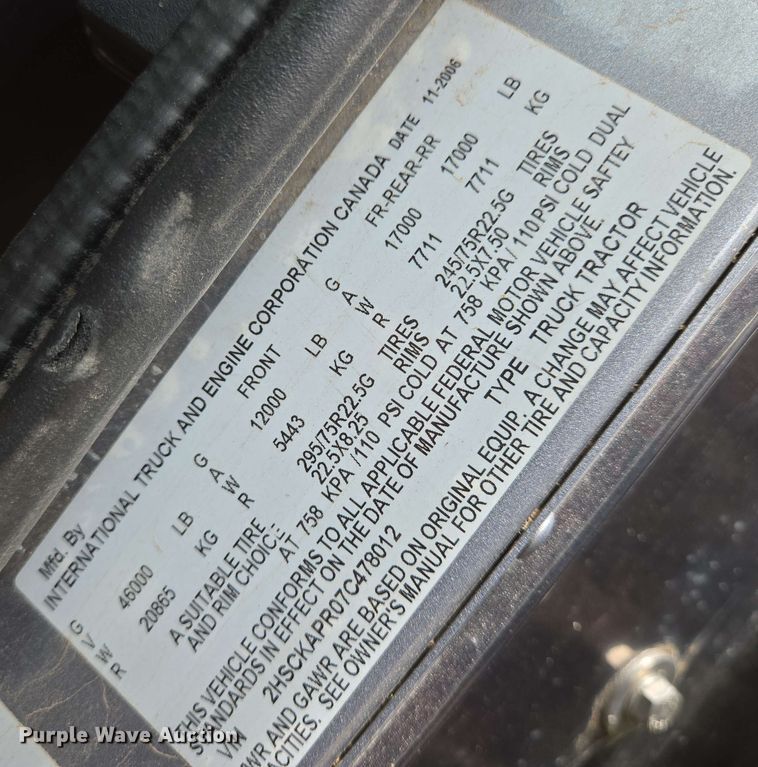 image for item EN8965 2007 International 9900ix semi truck