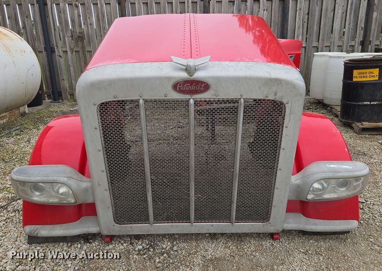 image for item EO0784 Peterbilt hood assembly