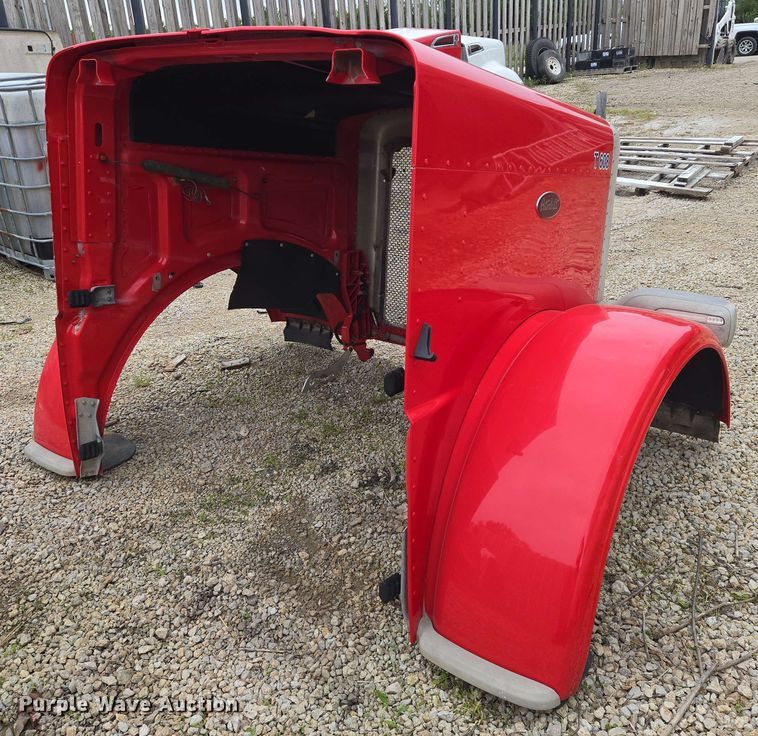 image for item EO0784 Peterbilt hood assembly