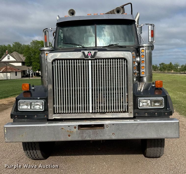 image for item EQ1415 2006 Western Star 4900FA roll-off container truck