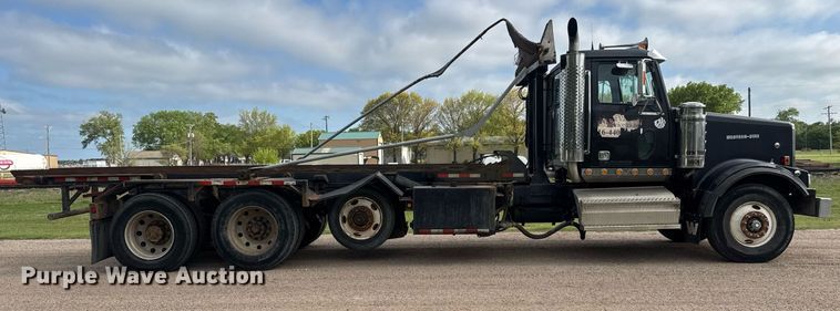 image for item EQ1415 2006 Western Star 4900FA roll-off container truck