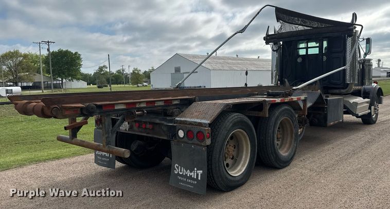 image for item EQ1415 2006 Western Star 4900FA roll-off container truck