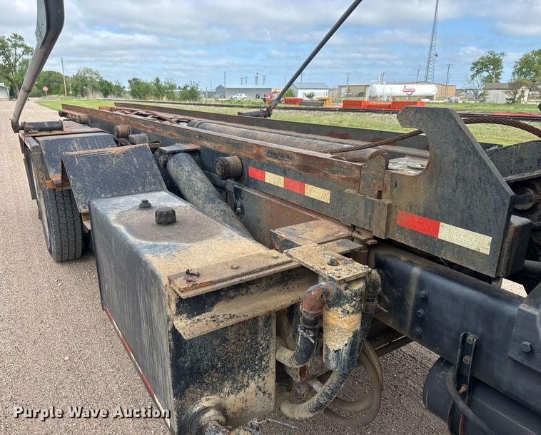 image for item EQ1415 2006 Western Star 4900FA roll-off container truck