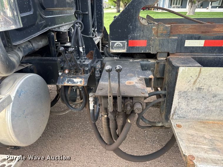 image for item EQ1415 2006 Western Star 4900FA roll-off container truck