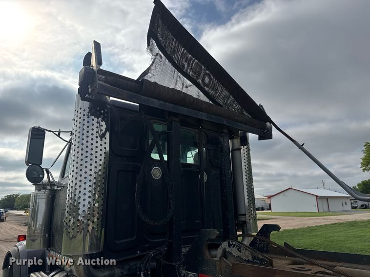 image for item EQ1415 2006 Western Star 4900FA roll-off container truck