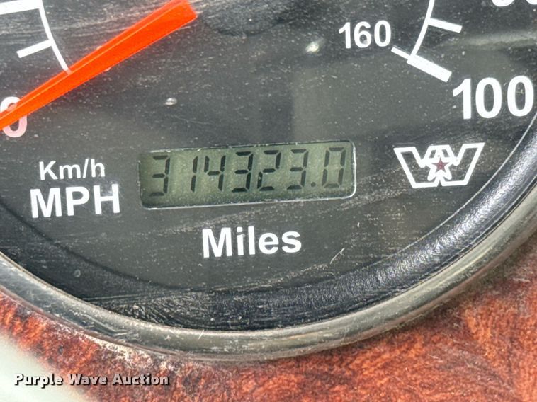 image for item EQ1415 2006 Western Star 4900FA roll-off container truck