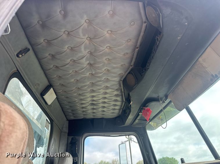 image for item EQ1415 2006 Western Star 4900FA roll-off container truck