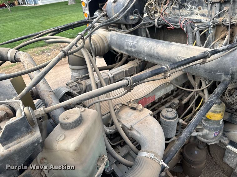 image for item EQ1415 2006 Western Star 4900FA roll-off container truck