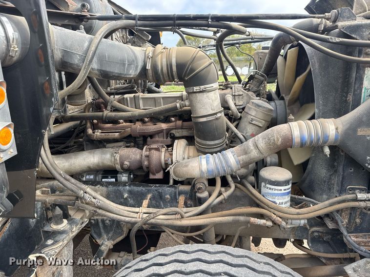 image for item EQ1415 2006 Western Star 4900FA roll-off container truck