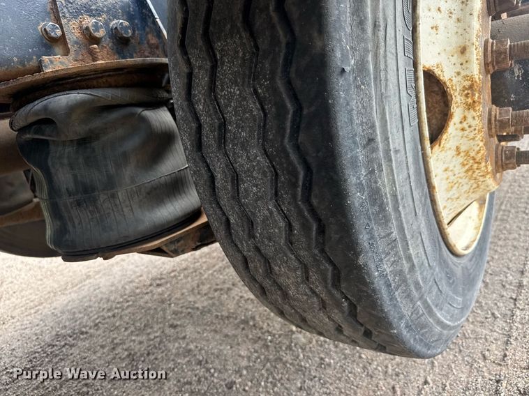 image for item EQ1415 2006 Western Star 4900FA roll-off container truck