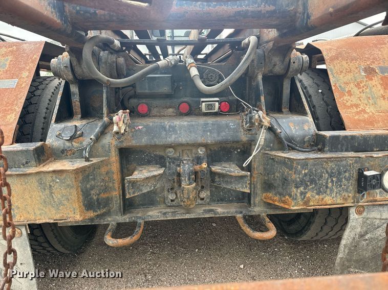 image for item EQ1416 2004 Kenworth T800 roll-off container truck