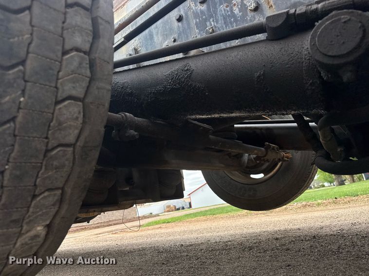 image for item EQ1416 2004 Kenworth T800 roll-off container truck