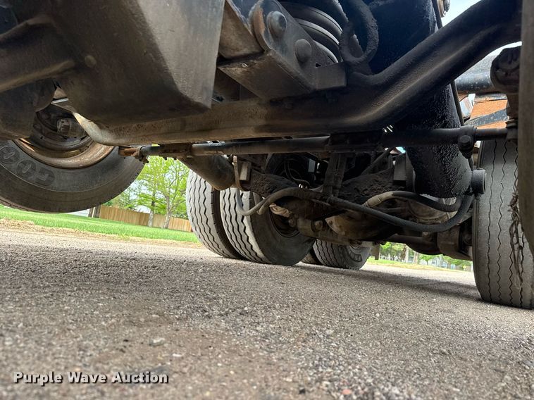 image for item EQ1416 2004 Kenworth T800 roll-off container truck