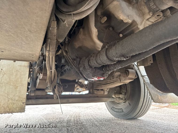 image for item EQ1416 2004 Kenworth T800 roll-off container truck