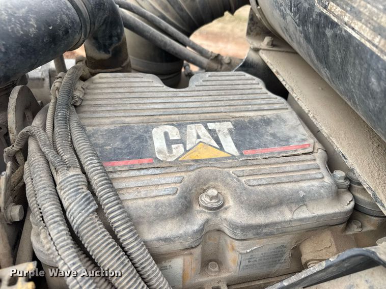 image for item EQ1416 2004 Kenworth T800 roll-off container truck