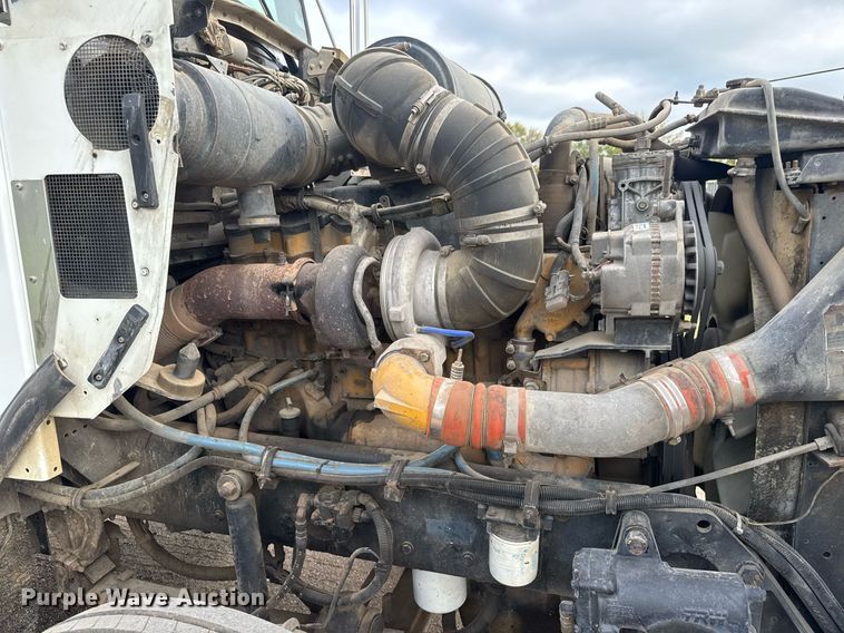 image for item EQ1416 2004 Kenworth T800 roll-off container truck