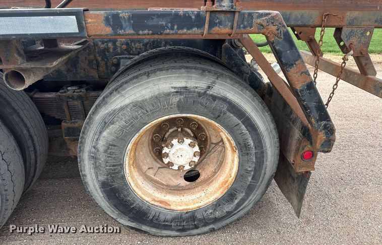 image for item EQ1416 2004 Kenworth T800 roll-off container truck