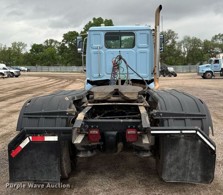 image for item EQ1420 2019 Western Star 4700SB semi truck