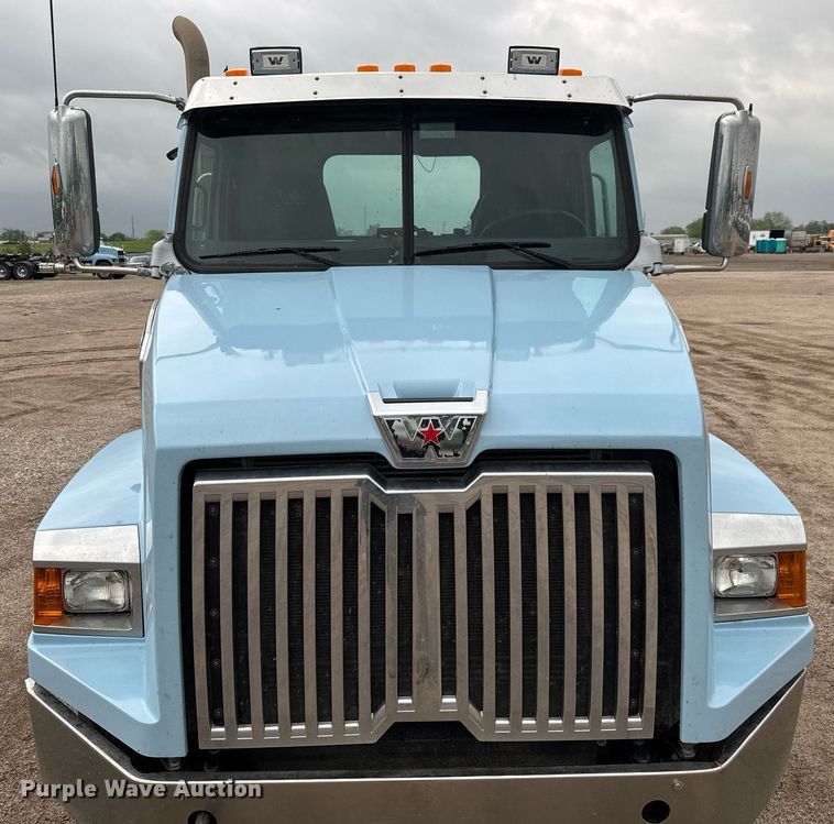 image for item EQ1420 2019 Western Star 4700SB semi truck