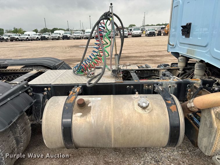 image for item EQ1420 2019 Western Star 4700SB semi truck