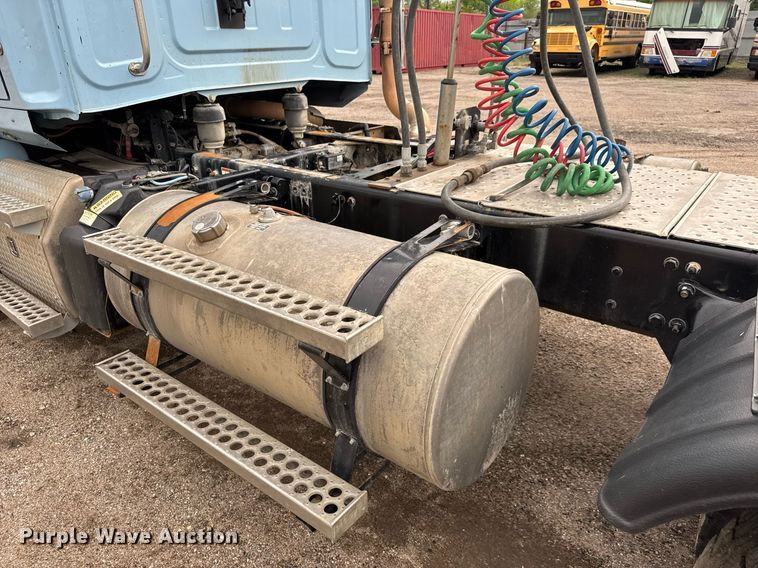 image for item EQ1420 2019 Western Star 4700SB semi truck