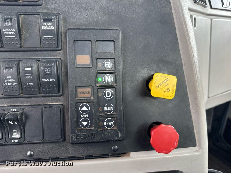 image for item EQ1420 2019 Western Star 4700SB semi truck