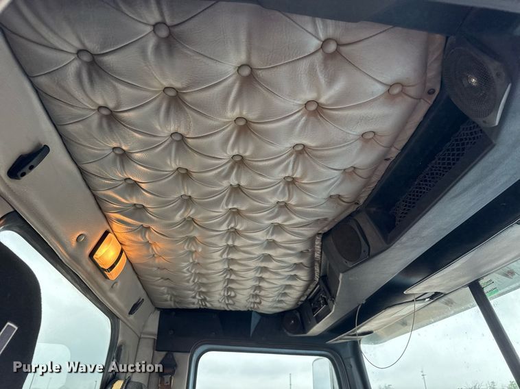 image for item EQ1420 2019 Western Star 4700SB semi truck