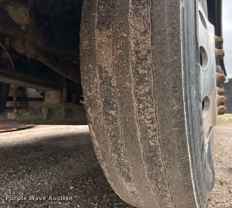 image for item EQ1420 2019 Western Star 4700SB semi truck