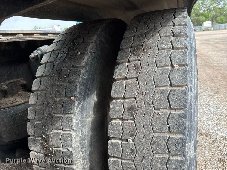 image for item EQ1420 2019 Western Star 4700SB semi truck