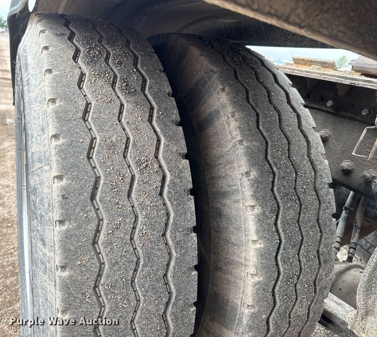 image for item EQ1420 2019 Western Star 4700SB semi truck