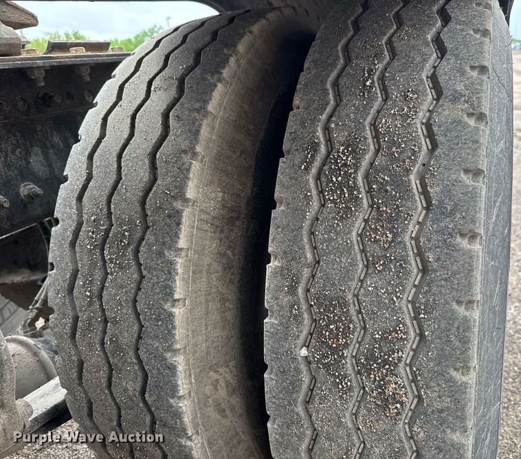 image for item EQ1420 2019 Western Star 4700SB semi truck