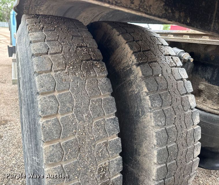 image for item EQ1420 2019 Western Star 4700SB semi truck