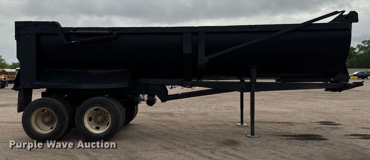 image for item EQ1422 1996 Clement RKHS2621 end dump trailer