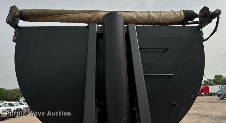 image for item EQ1422 1996 Clement RKHS2621 end dump trailer