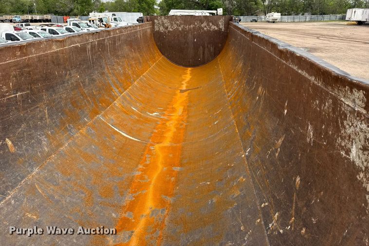 image for item EQ1422 1996 Clement RKHS2621 end dump trailer