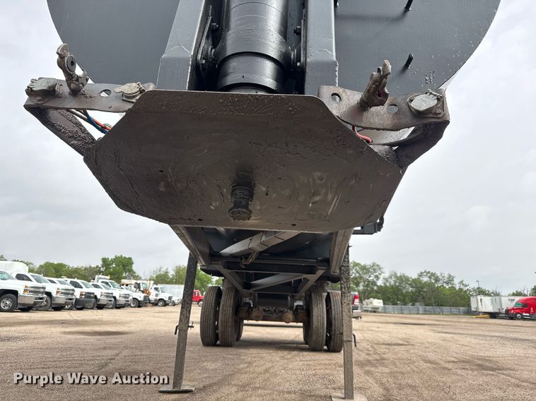 image for item EQ1422 1996 Clement RKHS2621 end dump trailer