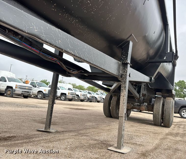 image for item EQ1422 1996 Clement RKHS2621 end dump trailer