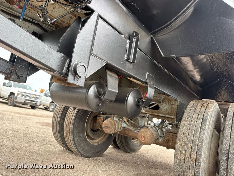 image for item EQ1422 1996 Clement RKHS2621 end dump trailer