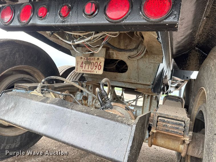 image for item EQ1422 1996 Clement RKHS2621 end dump trailer